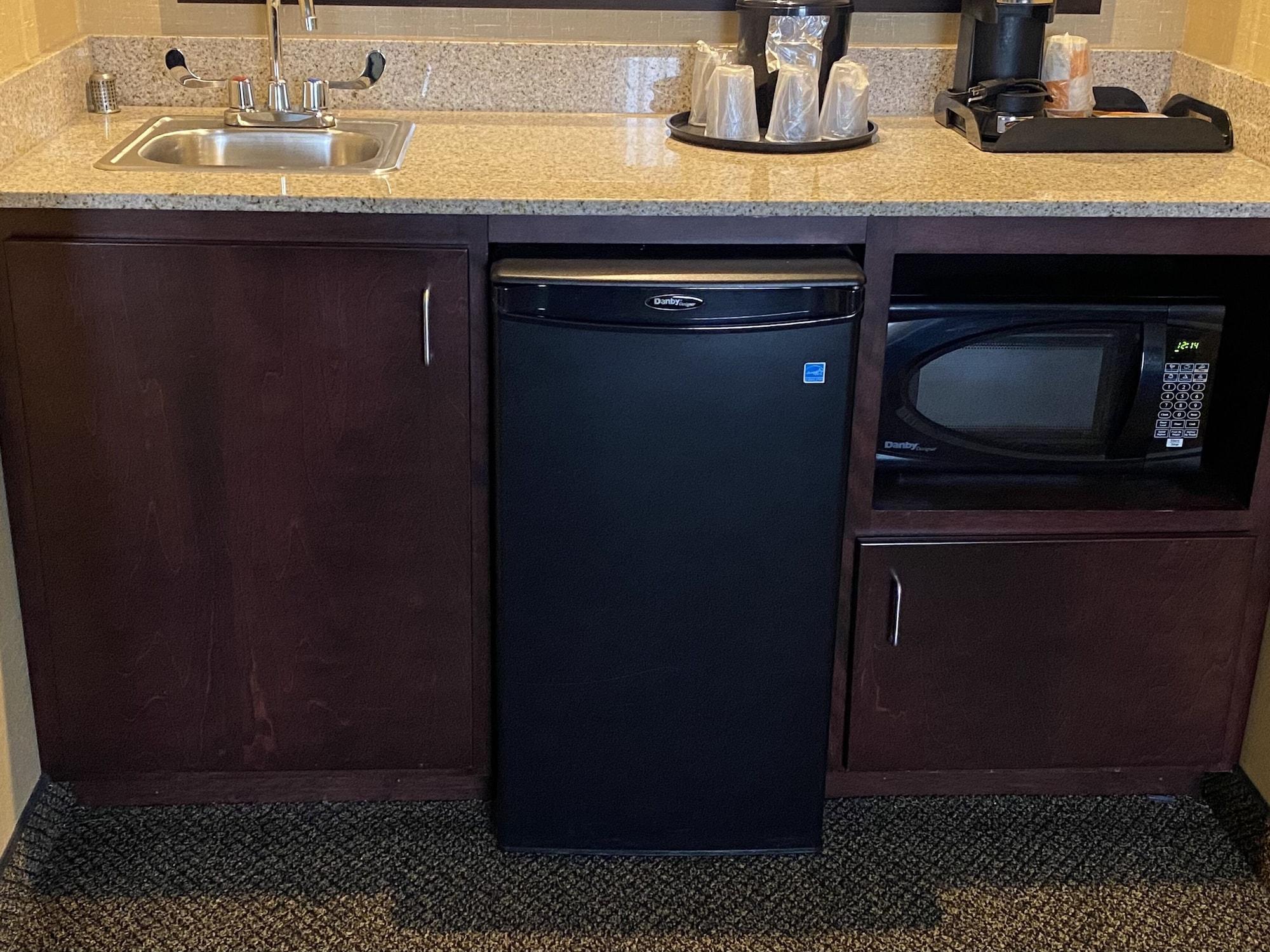 Comfort Inn & Suites Wadsworth Luaran gambar