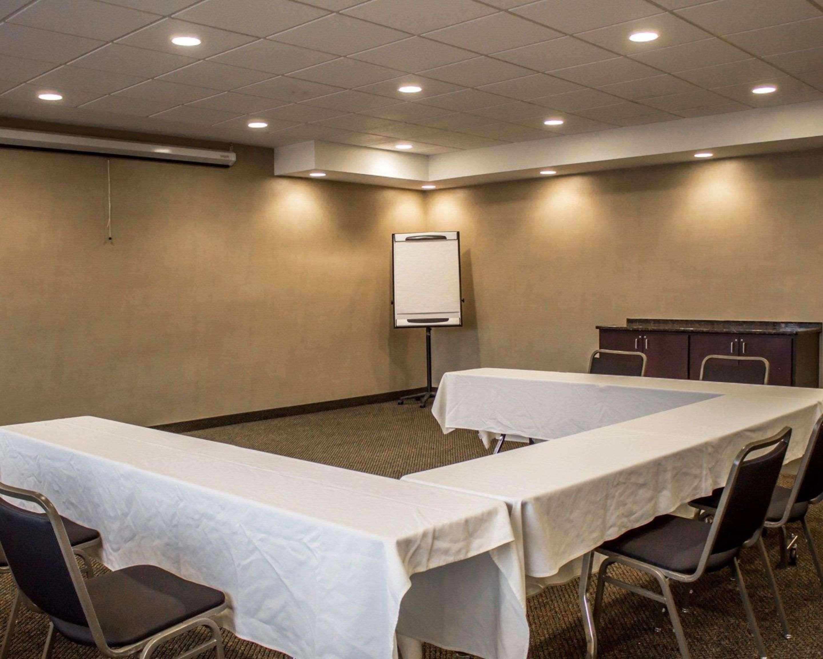 Comfort Inn & Suites Wadsworth Luaran gambar