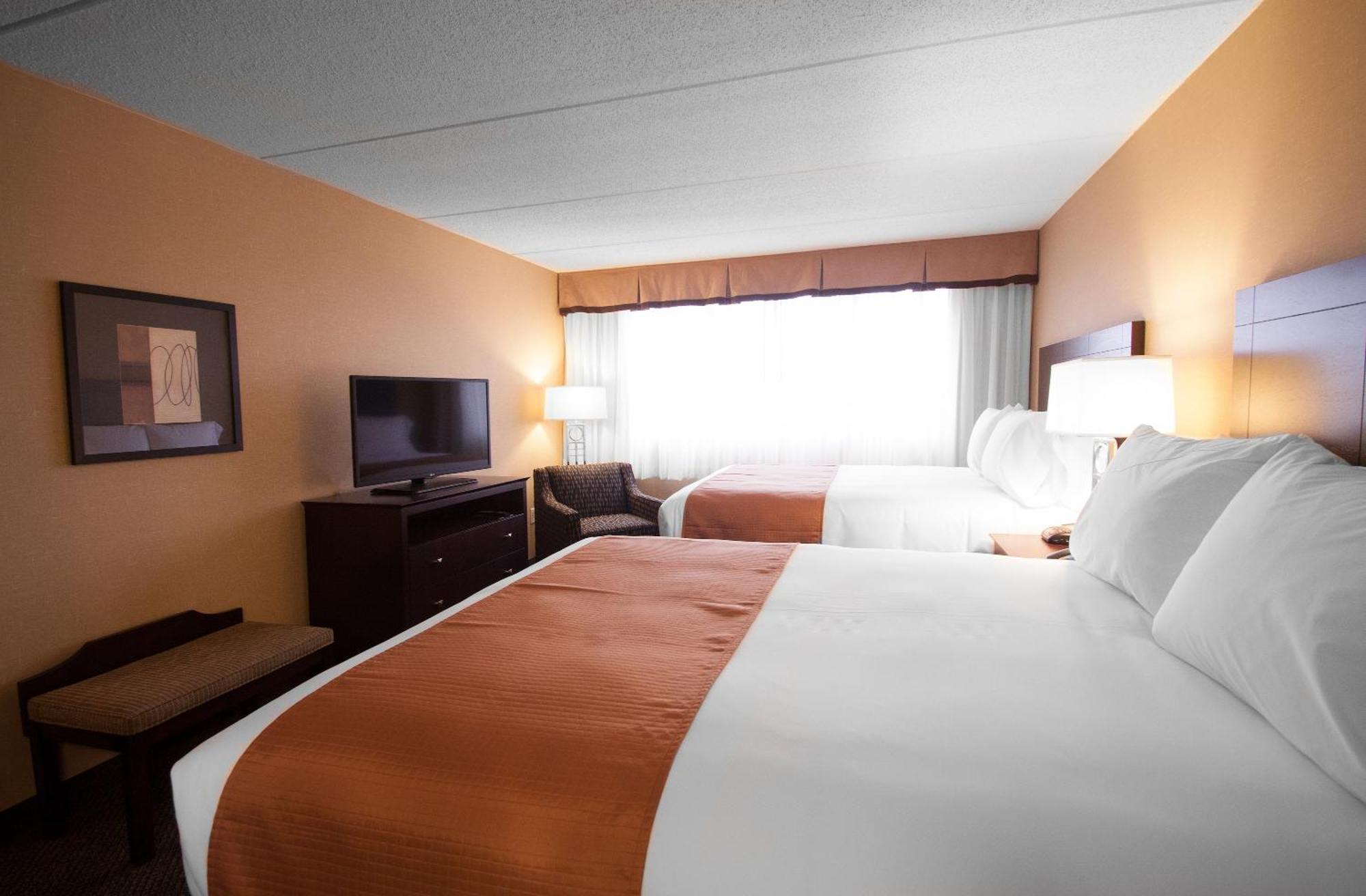 Comfort Inn & Suites Wadsworth Luaran gambar