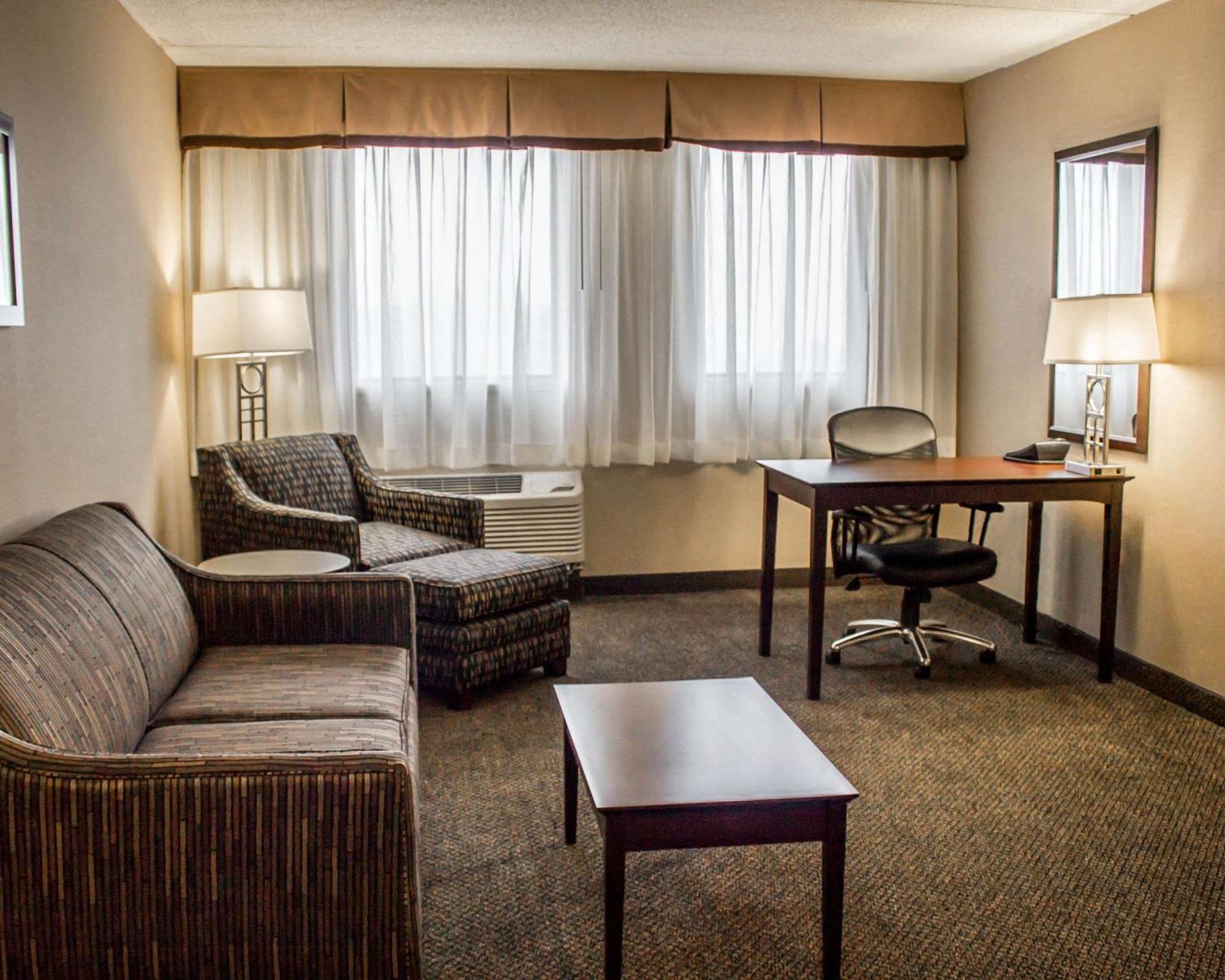 Comfort Inn & Suites Wadsworth Luaran gambar