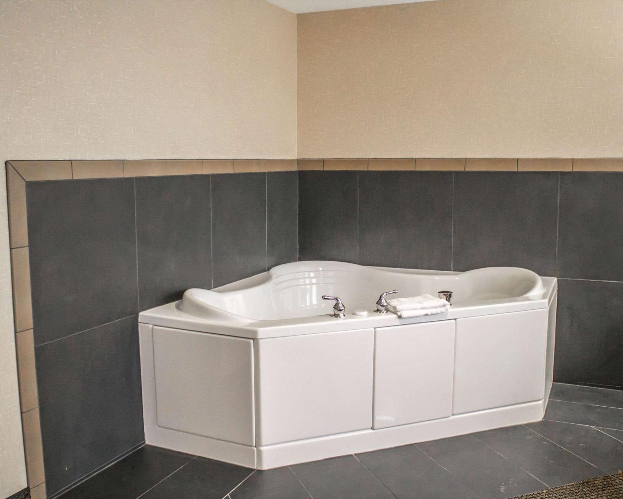 Comfort Inn & Suites Wadsworth Luaran gambar